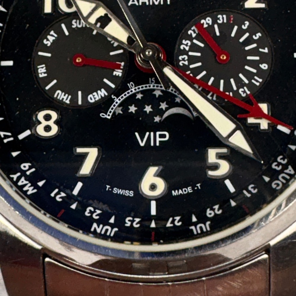 Victorinox Swiss Army Odyssey VIP Moon Phase 39mm Quartz‎ Men's Watch - Picture 4 of 12